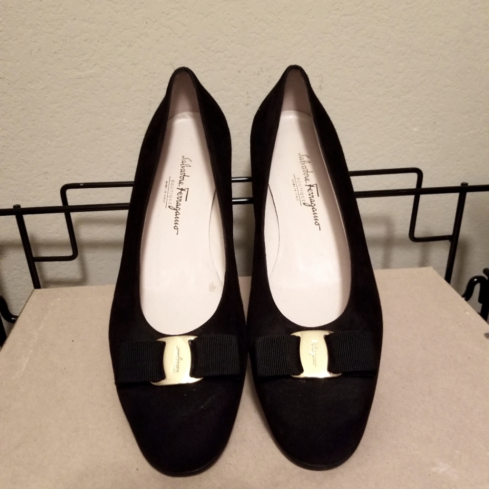 Salvatore ferragamo bow flat pump size 11.5 B black suede.
